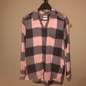 American eagle flannel (pink & black) size medium